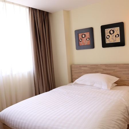 Guangdong Baiyun City Hotel Гуанчжоу Экстерьер фото
