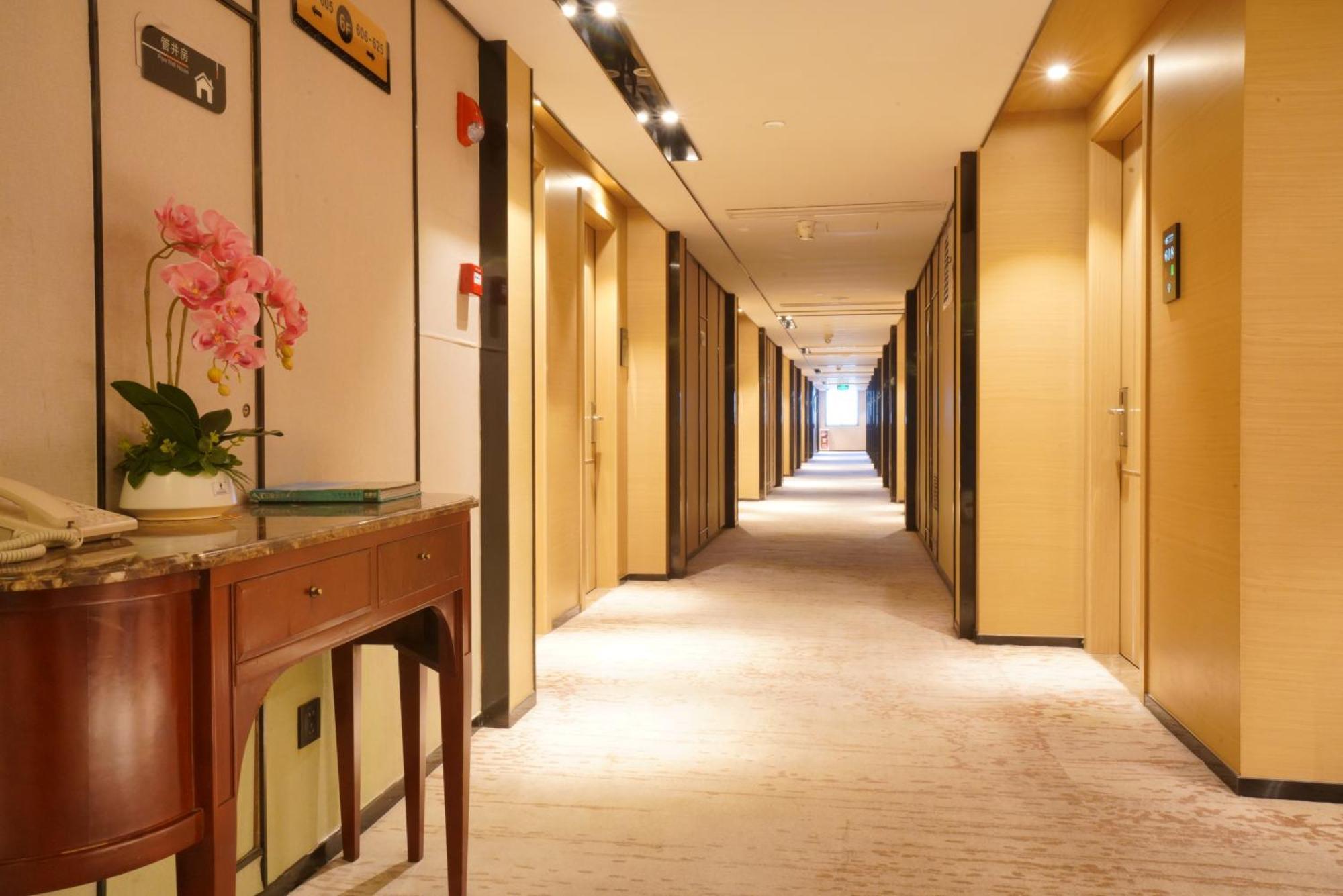 Guangdong Baiyun City Hotel Гуанчжоу Экстерьер фото