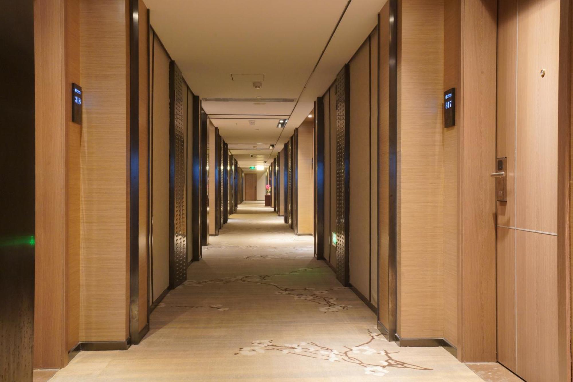 Guangdong Baiyun City Hotel Гуанчжоу Экстерьер фото