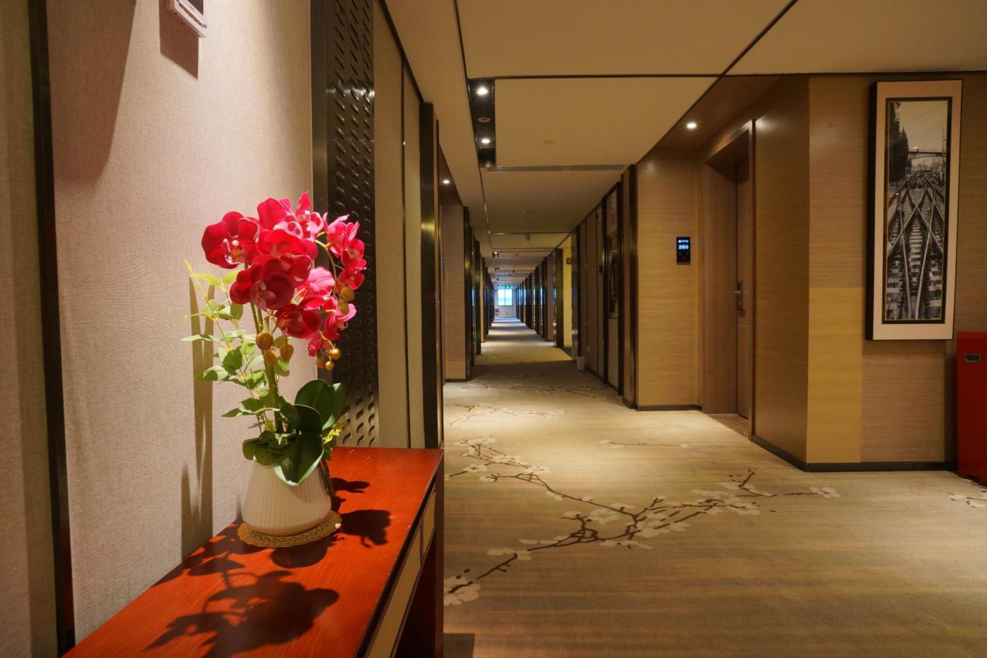 Guangdong Baiyun City Hotel Гуанчжоу Экстерьер фото